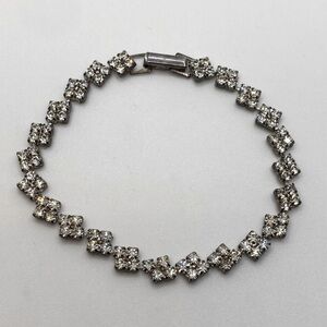 Vtg Rhinestone Silver Tone Bracelet w Fold Clasp 7”
